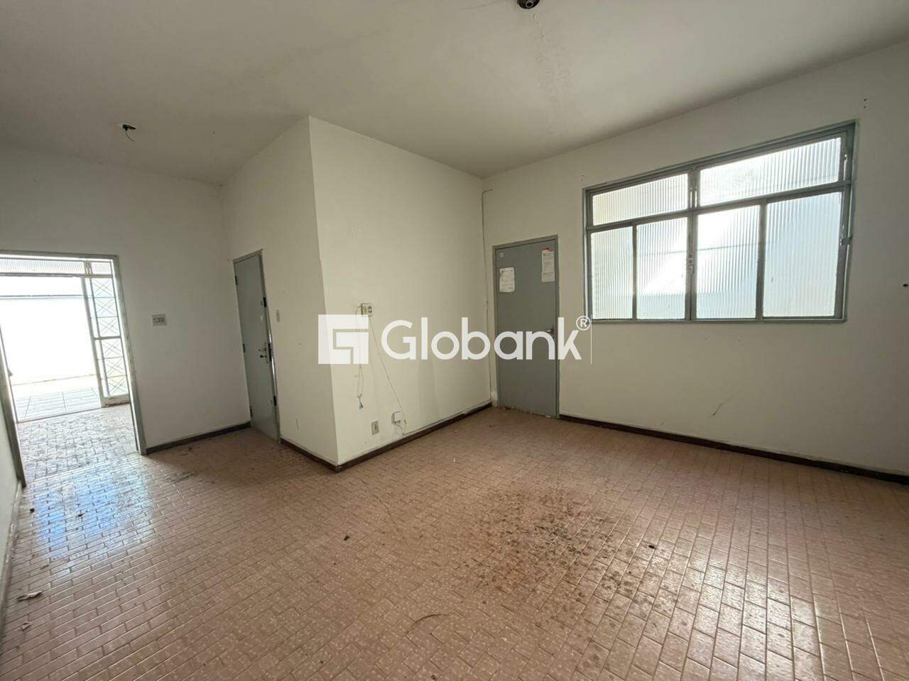 Casa 5 quartos para aluguel Cidade Santa Maria 180m² Montes Claros MG: