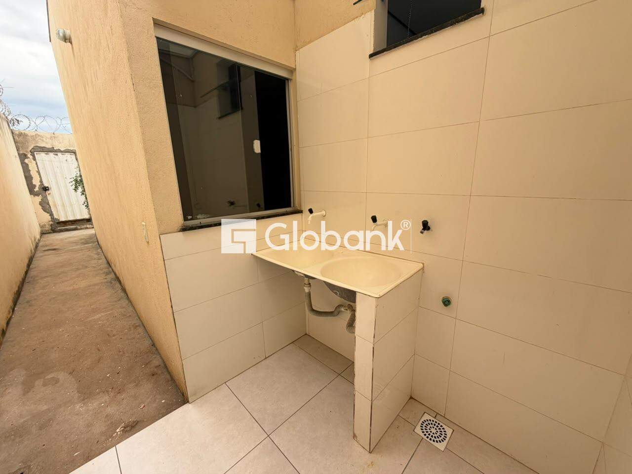 Casa 2 quartos para aluguel Novo Delfino 80m² Montes Claros MG: