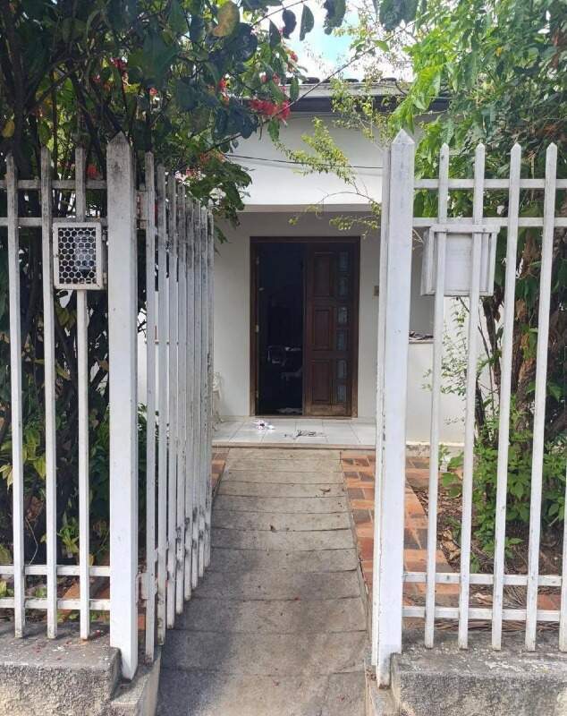 Casa 7 quartos à venda Centro 200m² Montes Claros MG: 