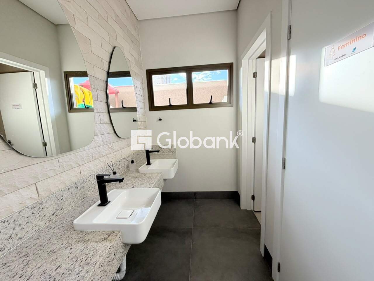 Apartamento 3 quartos para aluguel Augusta Mota 115m² Montes Claros MG: Lavabo do predio