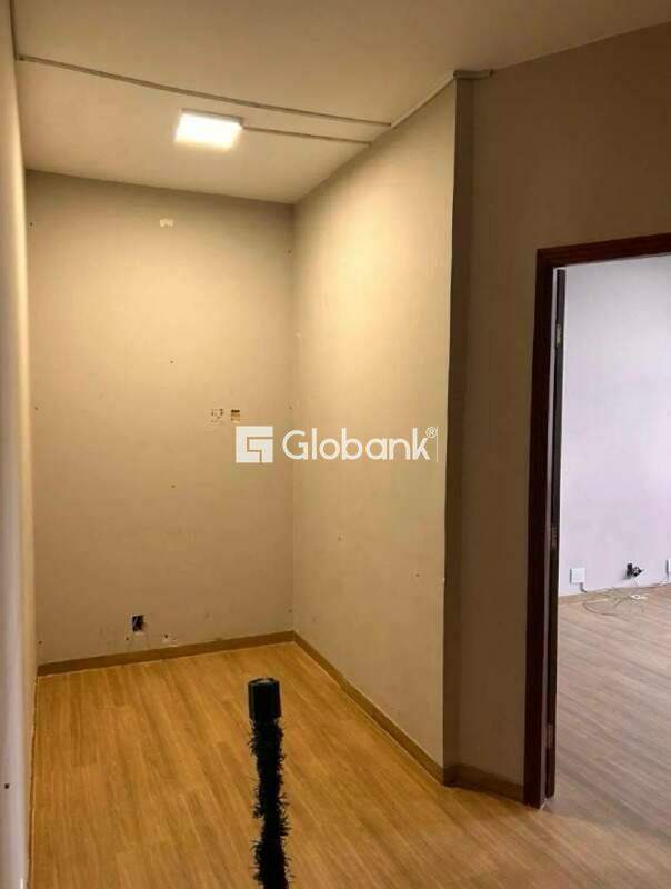 Sala comercial à venda Centro 55m² Montes Claros MG: 