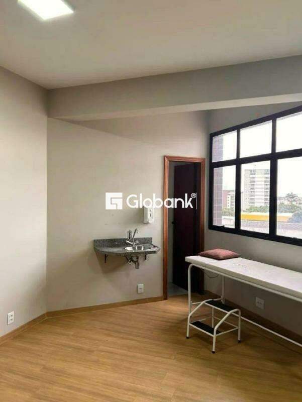 Sala comercial à venda Centro 55m² Montes Claros MG: 
