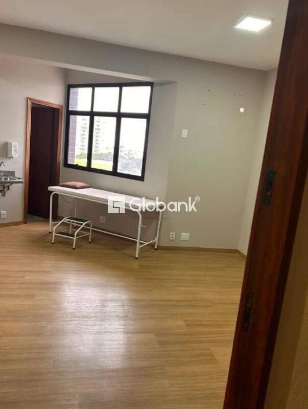 Sala comercial à venda Centro 55m² Montes Claros MG: 