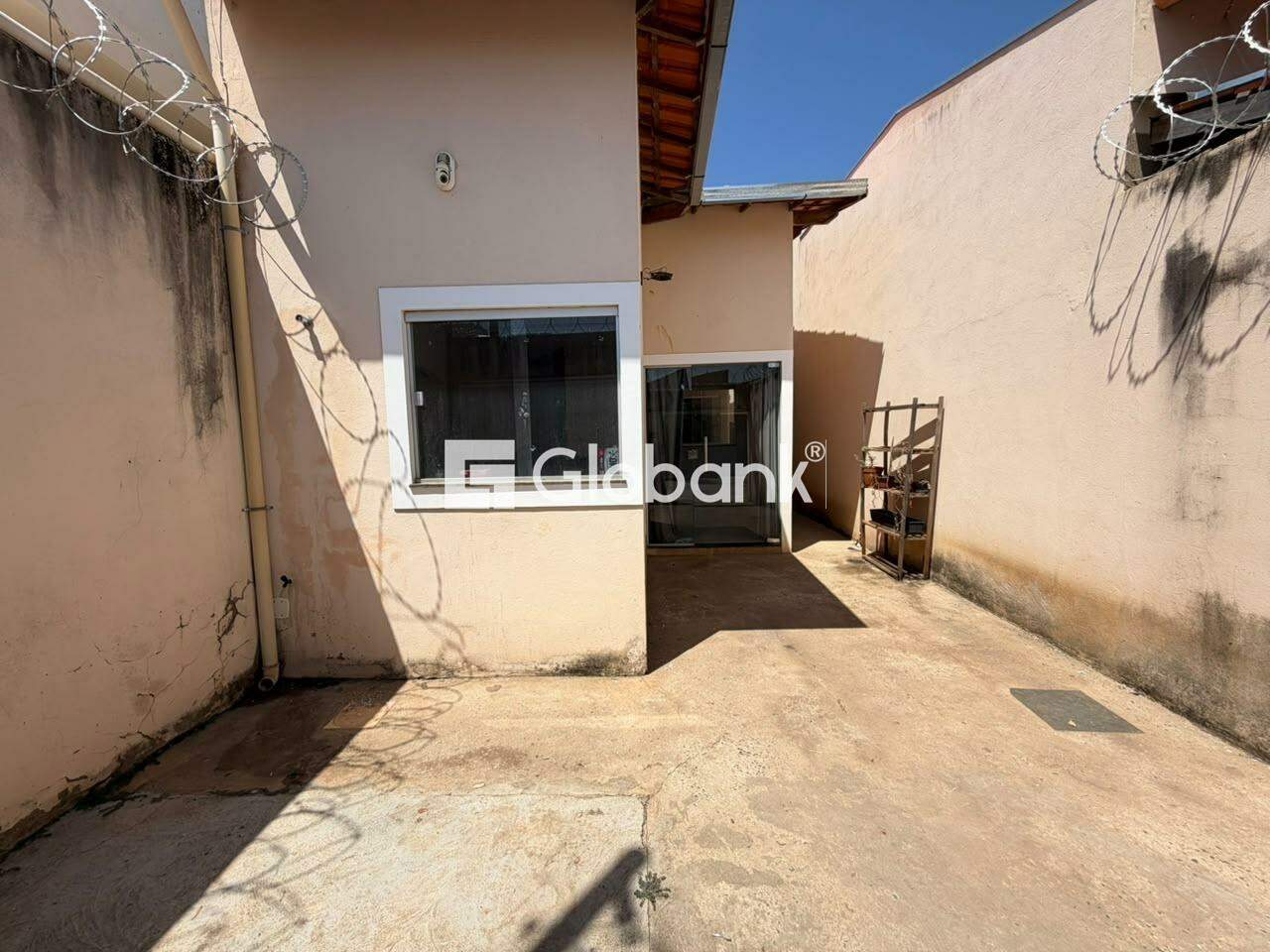 Casa 2 quartos para aluguel Jardim Olímpico 90m² Montes Claros MG: 