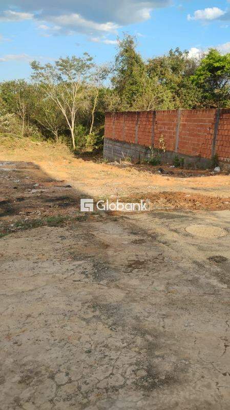 Terreno à venda Santa Lúcia 200m² Montes Claros MG: 