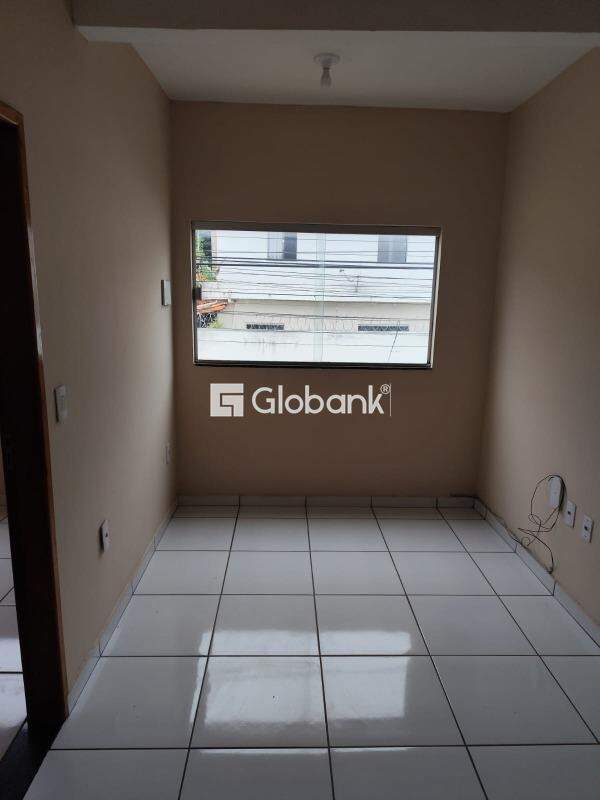 Casa 3 quartos à venda São Judas Tadeu 126m² Montes Claros MG: