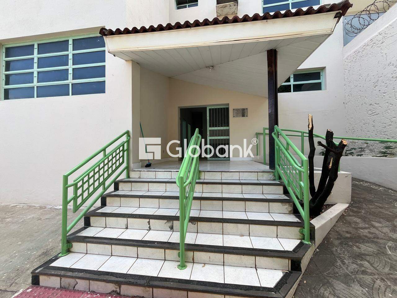 Casa comercial 5 quartos para aluguel Cidade Nova 300m² Montes Claros MG: 