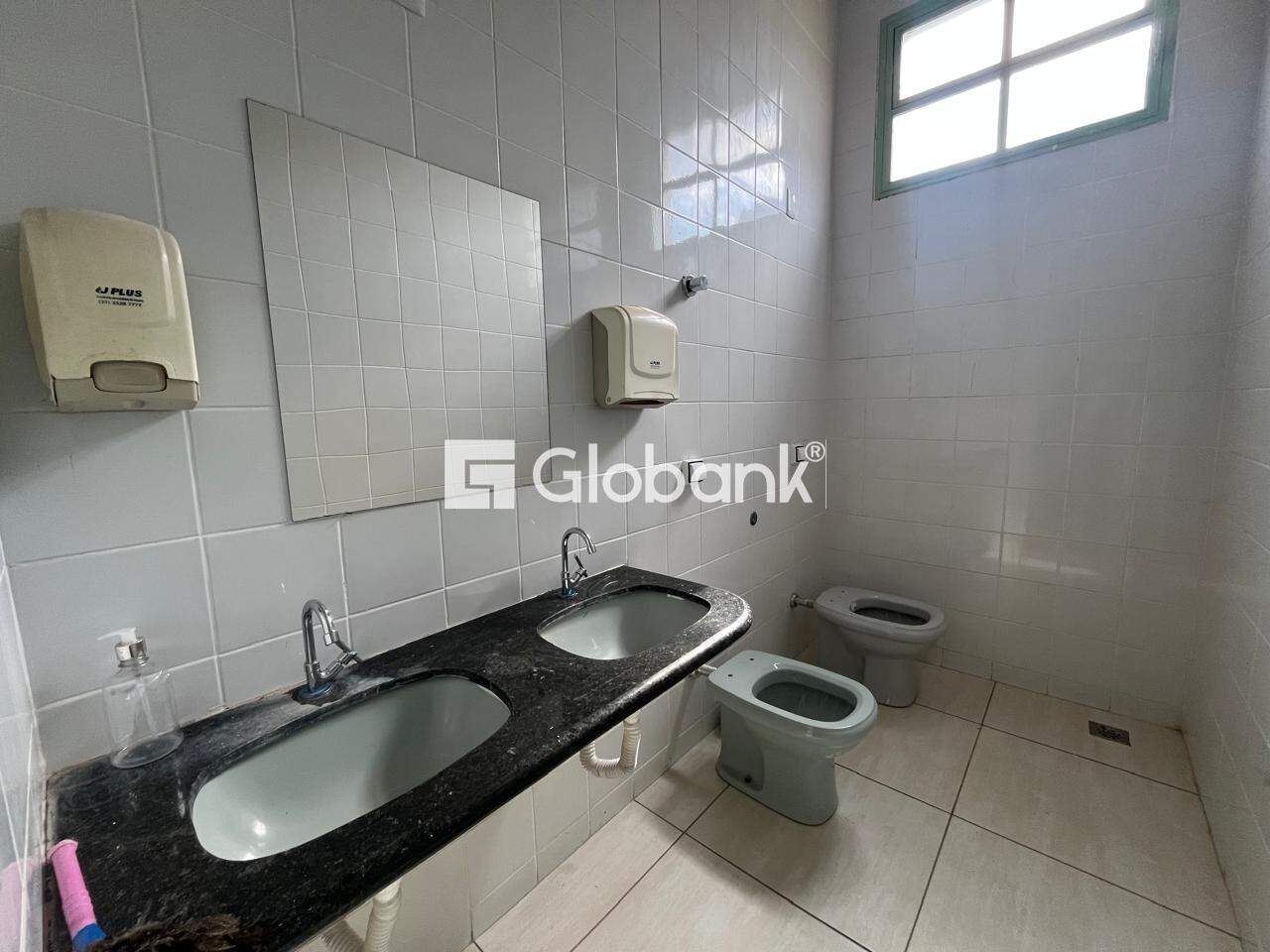 Casa comercial 5 quartos para aluguel Cidade Nova 300m² Montes Claros MG: 