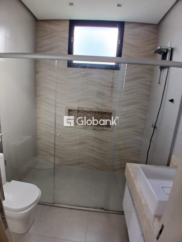 Casa 4 quartos à venda Residencial Grand Royale 360m² Montes Claros MG: Banheiro Social
