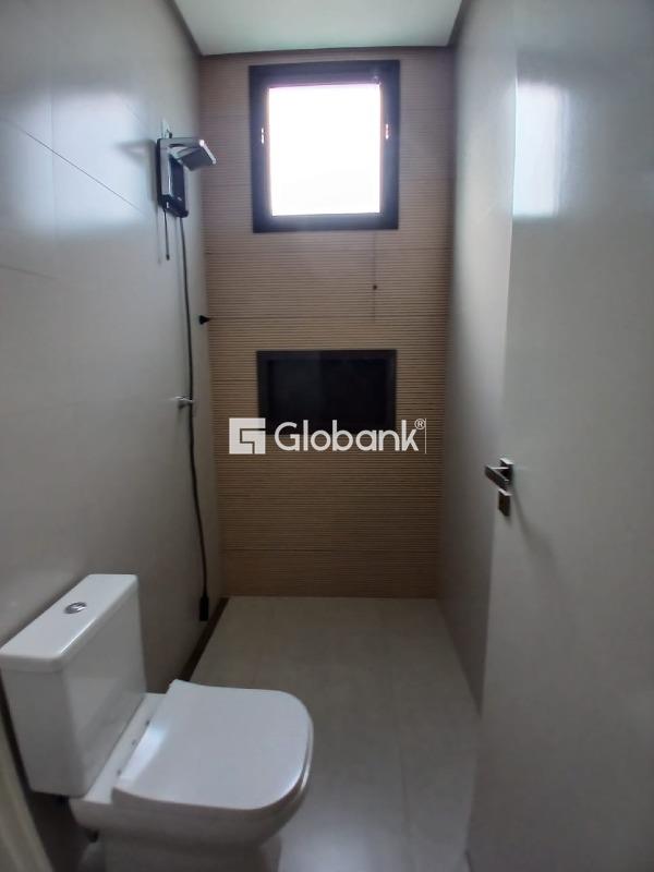 Casa 4 quartos à venda Residencial Grand Royale 360m² Montes Claros MG: Banheiro