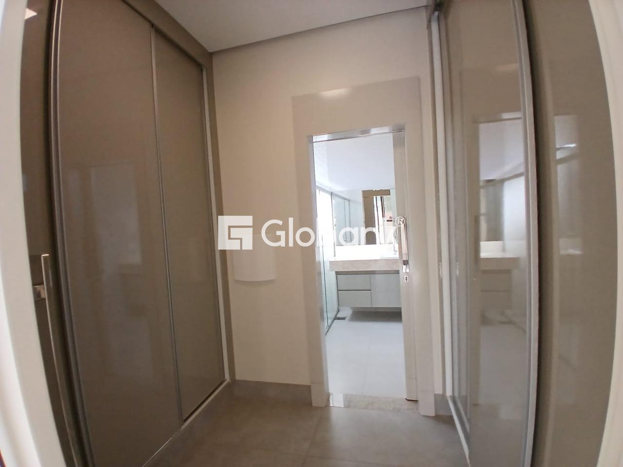 Casa 4 quartos à venda Residencial Grand Royale 360m² Montes Claros MG: Closet