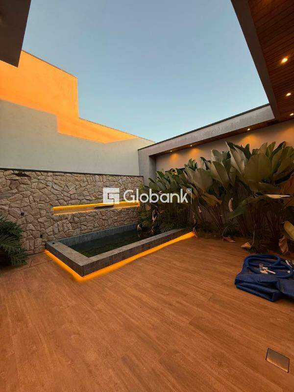 Casa 3 quartos para aluguel Jardim Primavera 109m² Montes Claros MG: 