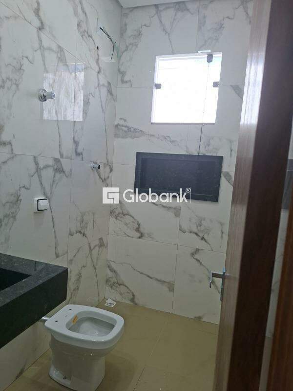 Casa 3 quartos à venda Santo Inácio 100m² Montes Claros MG: 