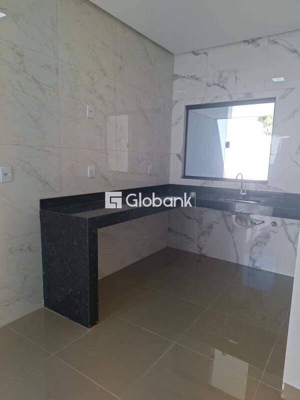 Casa 3 quartos à venda Santo Inácio 100m² Montes Claros MG: 