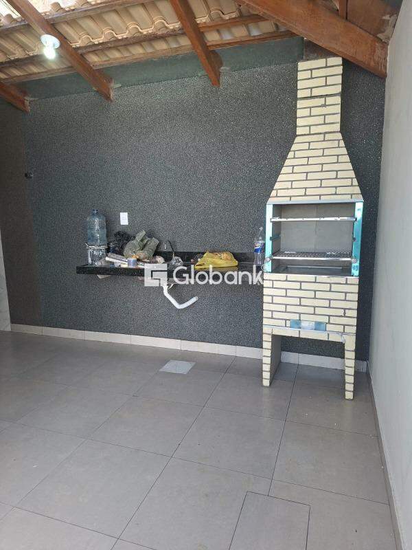 Casa 3 quartos à venda Santo Inácio 100m² Montes Claros MG: 