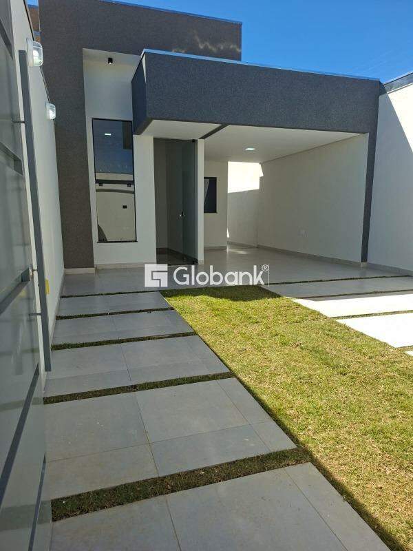 Casa 3 quartos à venda Santo Inácio 100m² Montes Claros MG: 