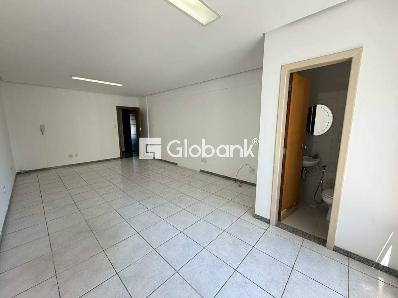 Sala comercial para aluguel Cândida Câmara 40m² Montes Claros MG: 