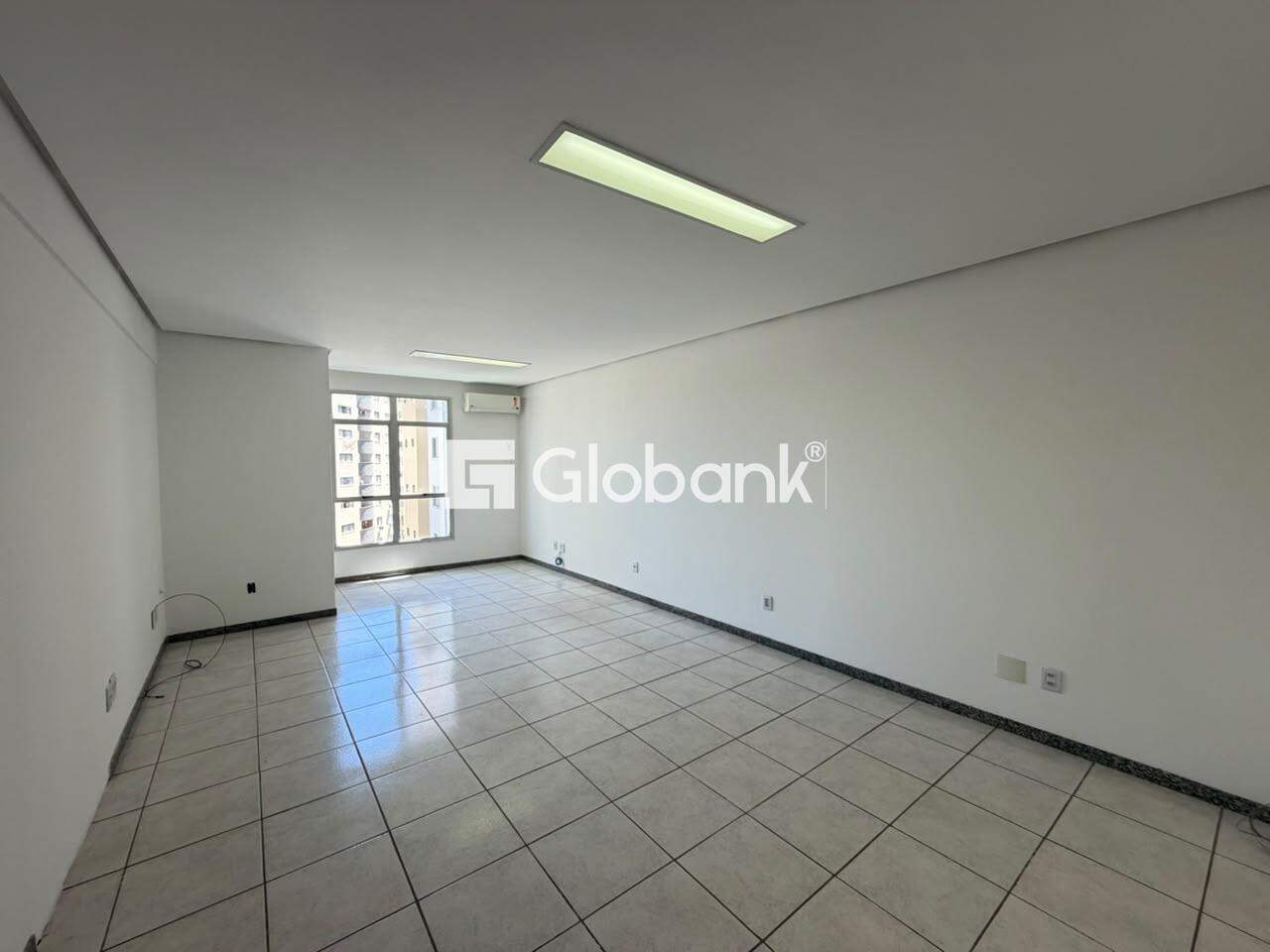 Sala comercial para aluguel Cândida Câmara 40m² Montes Claros MG: 