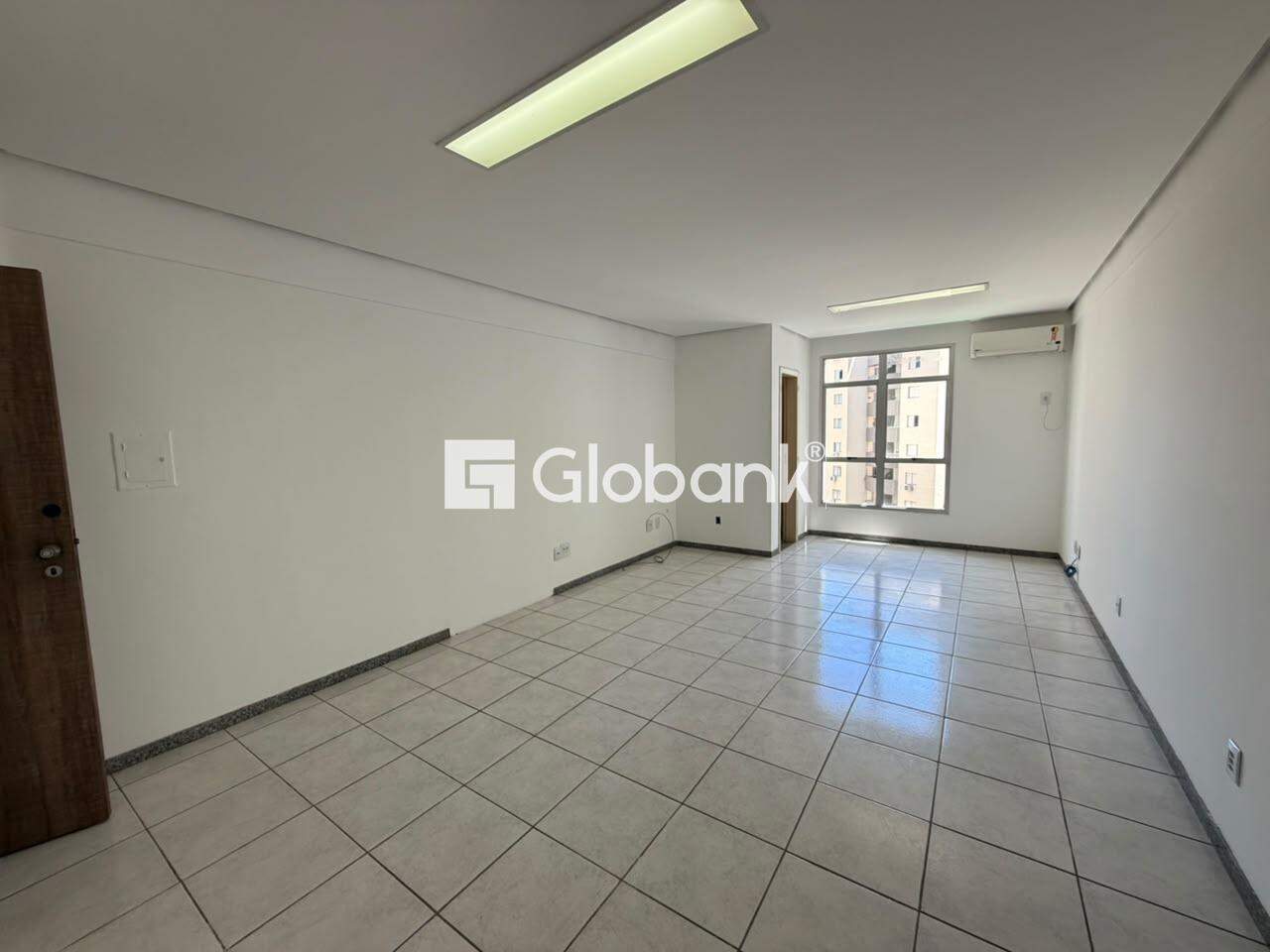 Sala comercial para aluguel Cândida Câmara 40m² Montes Claros MG: 