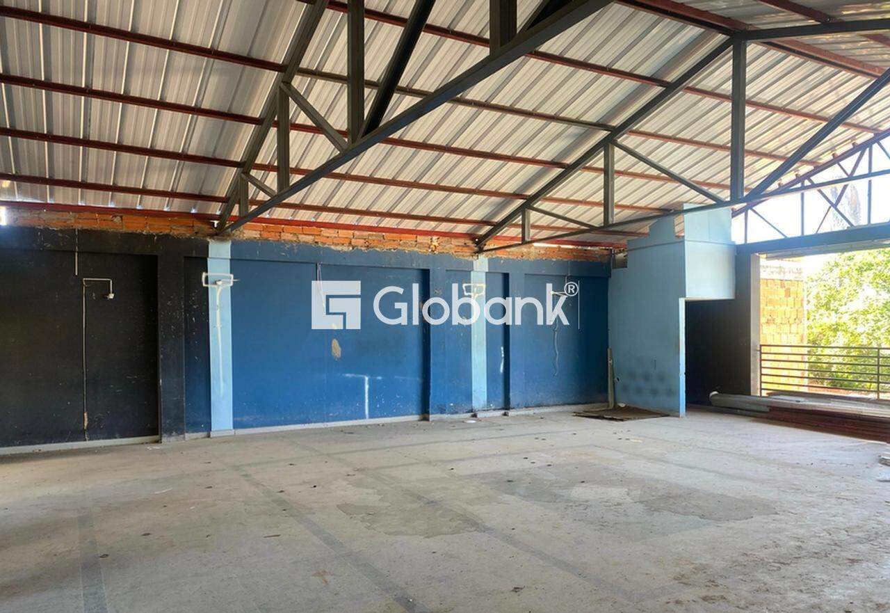 Ponto comercial para aluguel Cândida Câmara 235m² Montes Claros MG: 