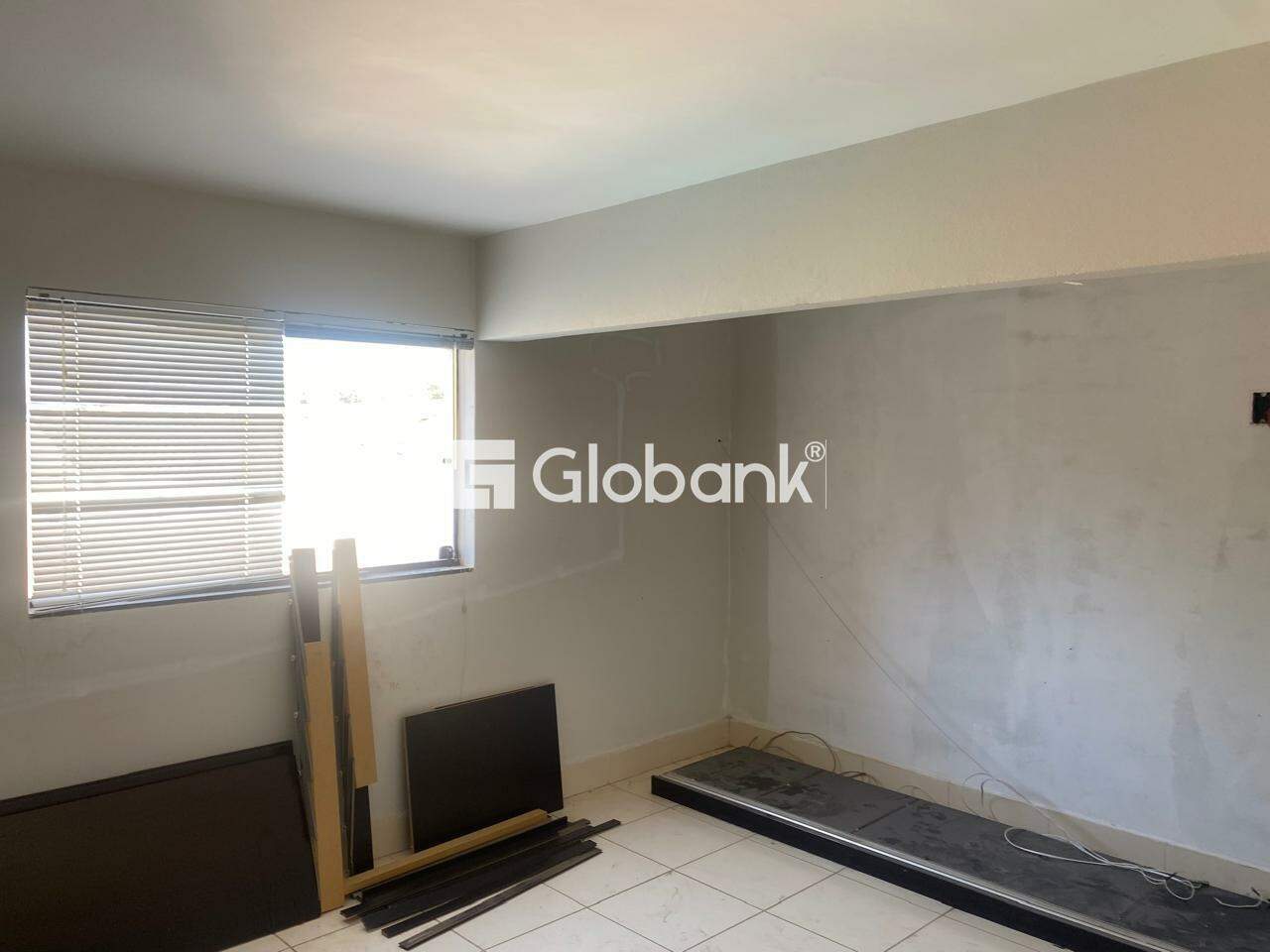 Ponto comercial para aluguel Cândida Câmara 235m² Montes Claros MG: 