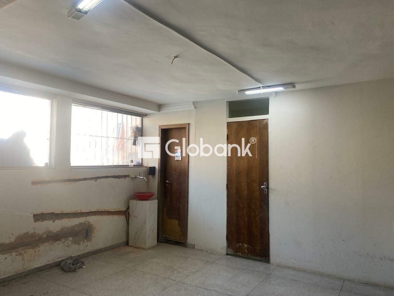 Ponto comercial para aluguel Cândida Câmara 235m² Montes Claros MG: 