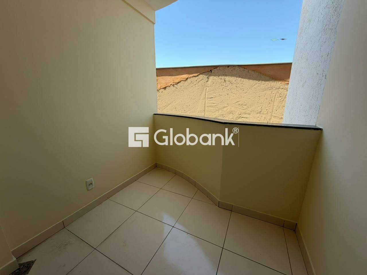 Apartamento 2 quartos para aluguel Cândida Câmara 80m² Montes Claros MG: 