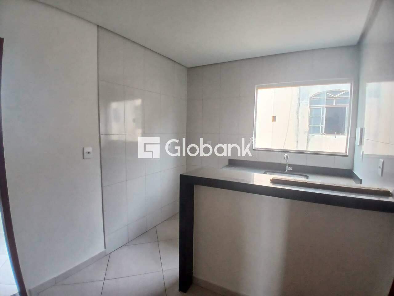 Kitnet 1 quarto para aluguel Vila Ipiranga 40m² Montes Claros MG: Sala e cozinha
