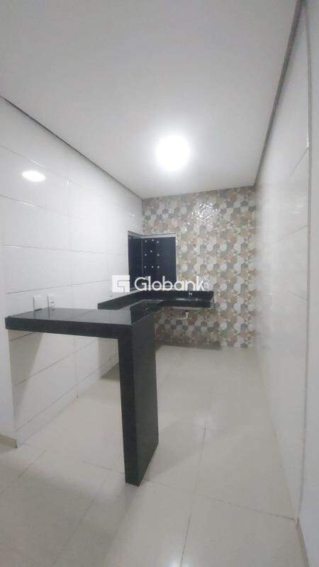 Casa 2 quartos à venda Jardim Olímpico 55m² Montes Claros MG: 