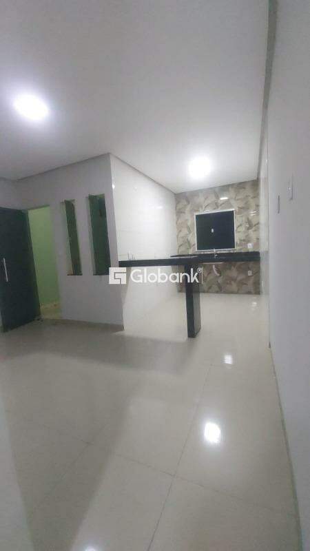 Casa 2 quartos à venda Jardim Olímpico 55m² Montes Claros MG: 