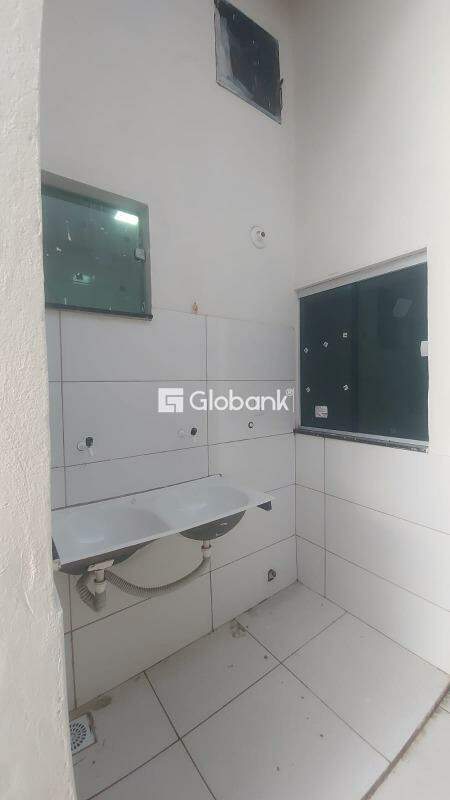 Casa 2 quartos à venda Jardim Olímpico 55m² Montes Claros MG: 