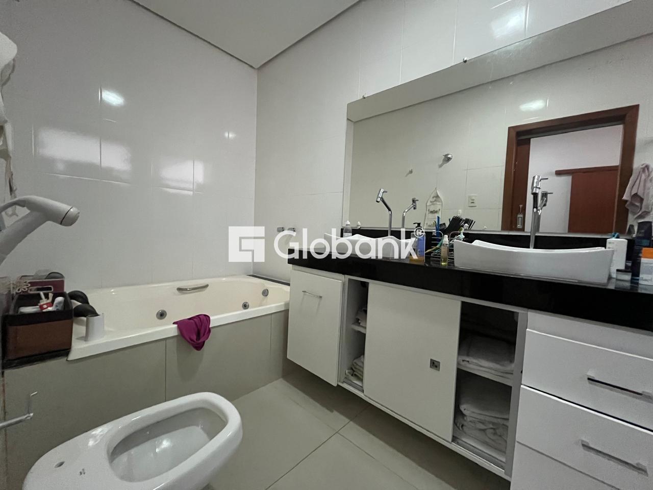 Casa 3 quartos para aluguel Ibituruna 345m² Montes Claros MG: banheiro suite master