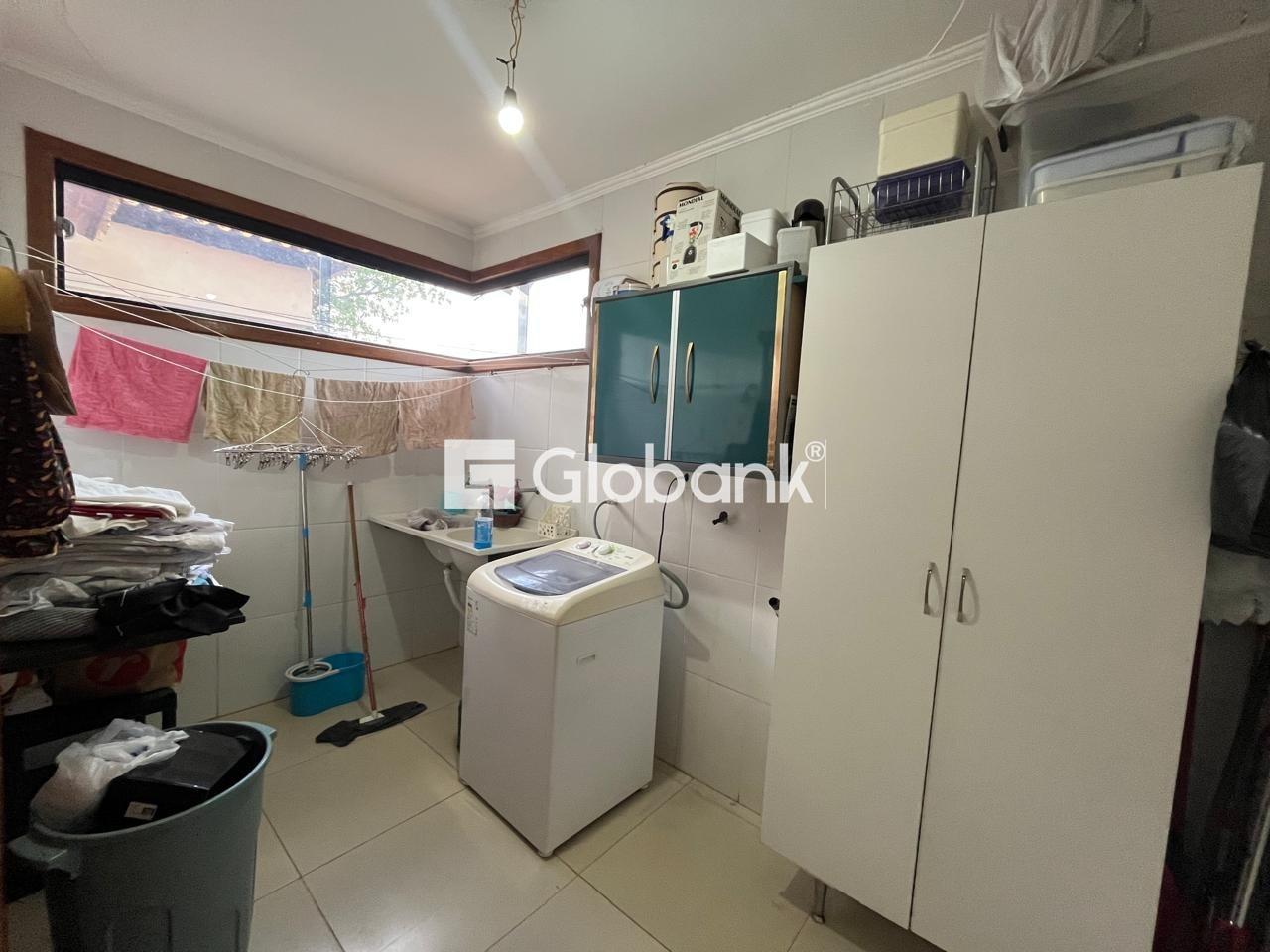 Casa 3 quartos para aluguel Ibituruna 345m² Montes Claros MG: area de serviço