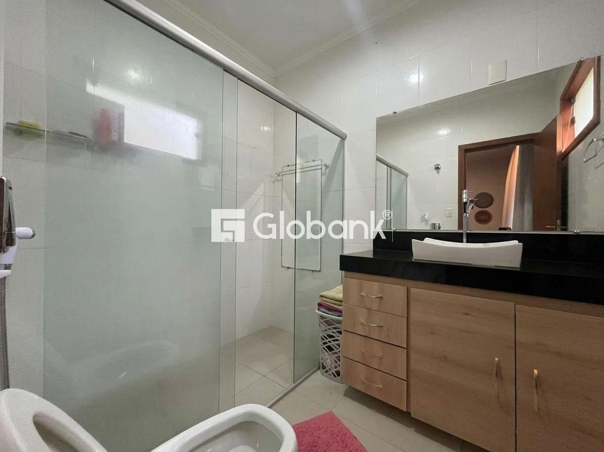 Casa 3 quartos para aluguel Ibituruna 345m² Montes Claros MG: