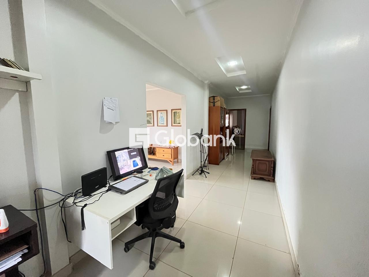 Casa 3 quartos para aluguel Ibituruna 345m² Montes Claros MG: corredor