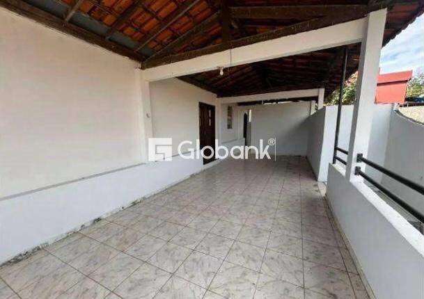 Casa 6 quartos à venda Morrinhos 200m² Montes Claros MG: 