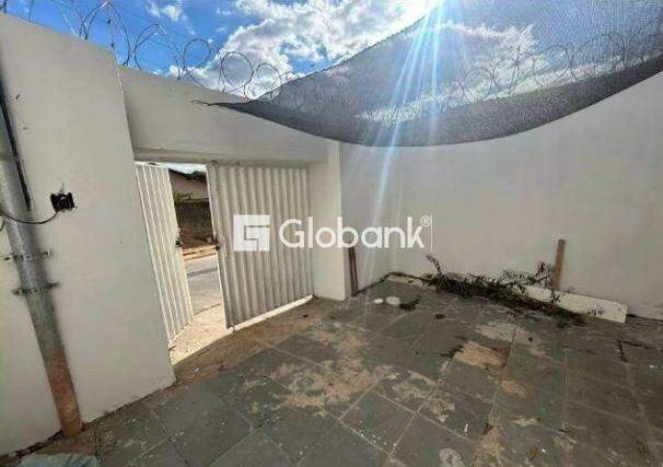 Casa 6 quartos à venda Morrinhos 200m² Montes Claros MG: 