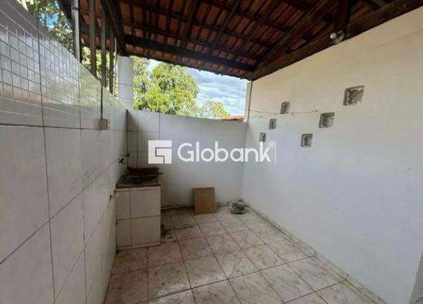 Casa 6 quartos à venda Morrinhos 200m² Montes Claros MG: 