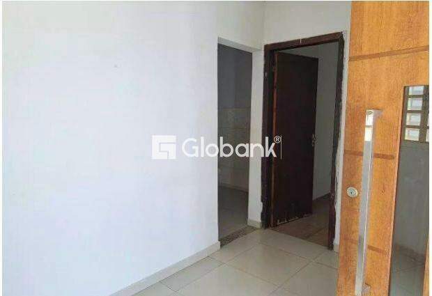Casa 6 quartos à venda Morrinhos 200m² Montes Claros MG: 