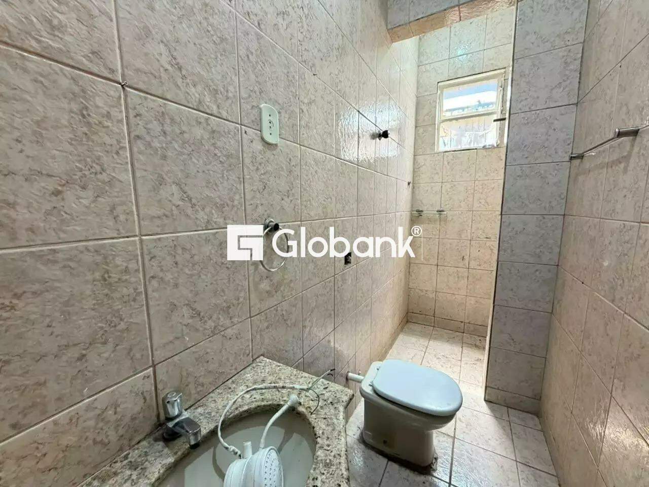 Casa 6 quartos à venda Morrinhos 200m² Montes Claros MG: 