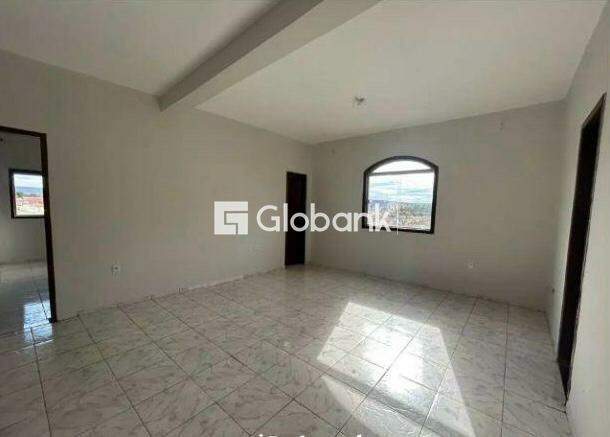 Casa 6 quartos à venda Morrinhos 200m² Montes Claros MG: 
