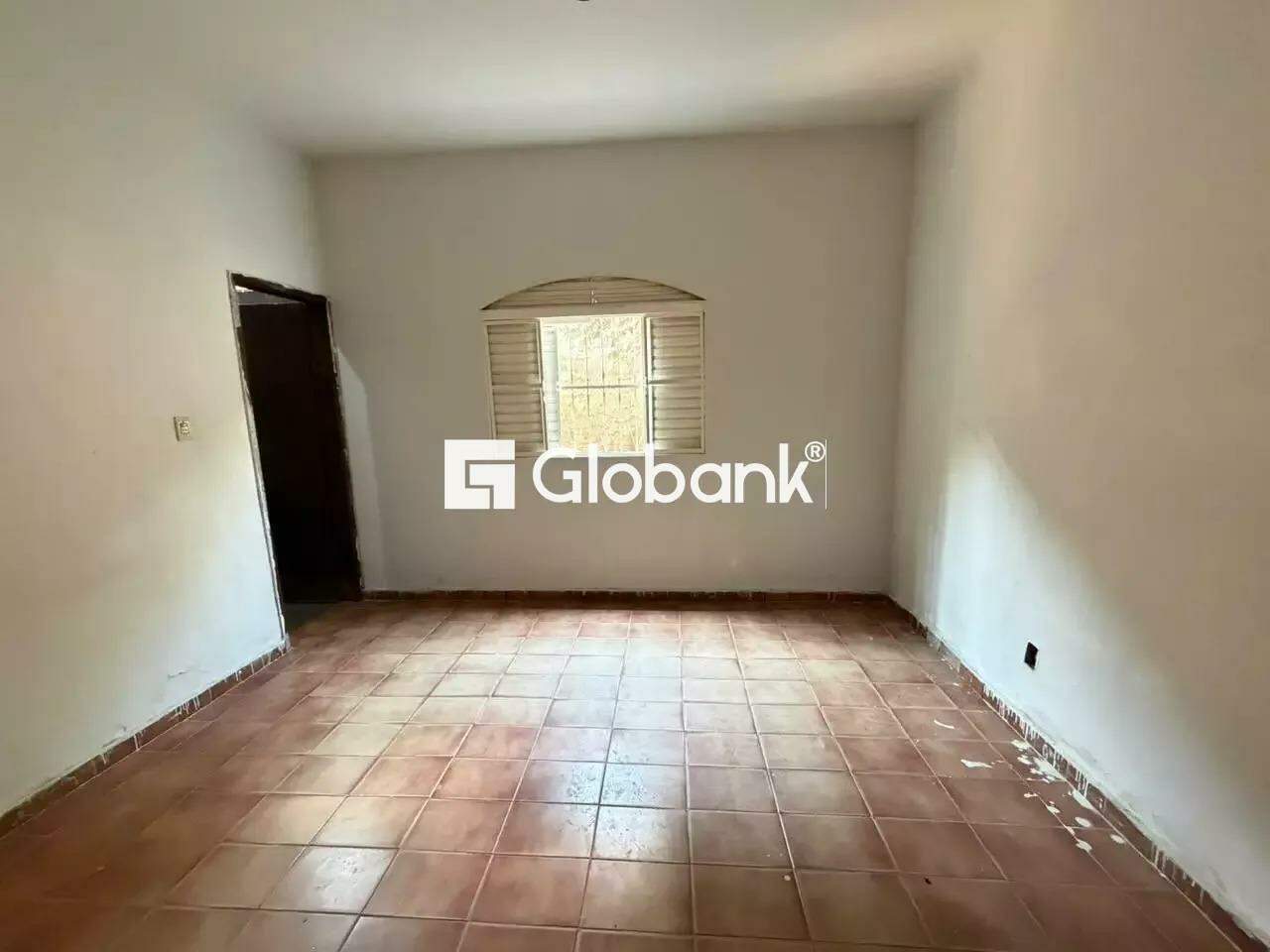 Casa 6 quartos à venda Morrinhos 200m² Montes Claros MG: 