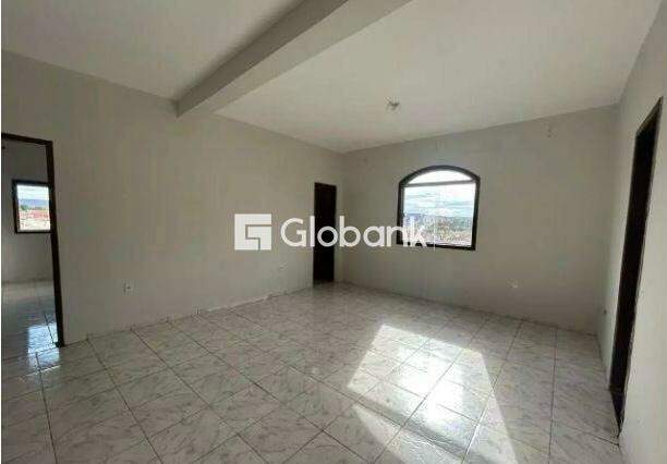 Casa 6 quartos à venda Morrinhos 200m² Montes Claros MG: 