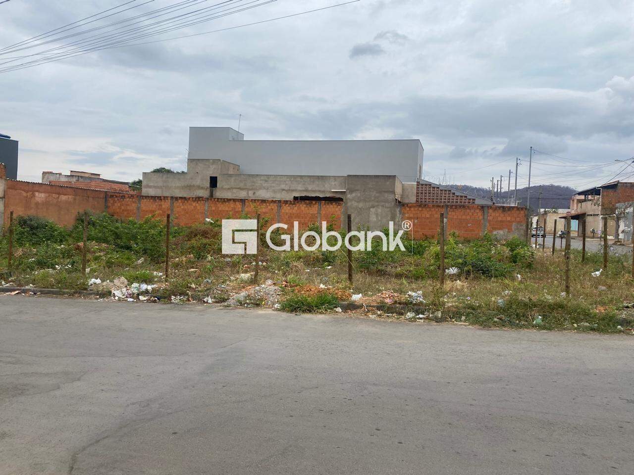Terreno à venda Alterosas 600m² Montes Claros MG: 