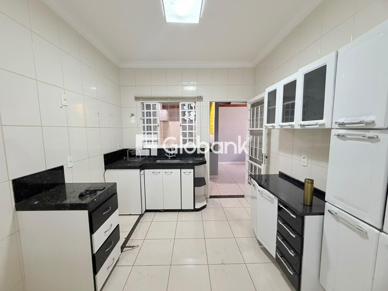 Casa 3 quartos para aluguel Nossa Senhora Aparecida 110m² Montes Claros MG: 