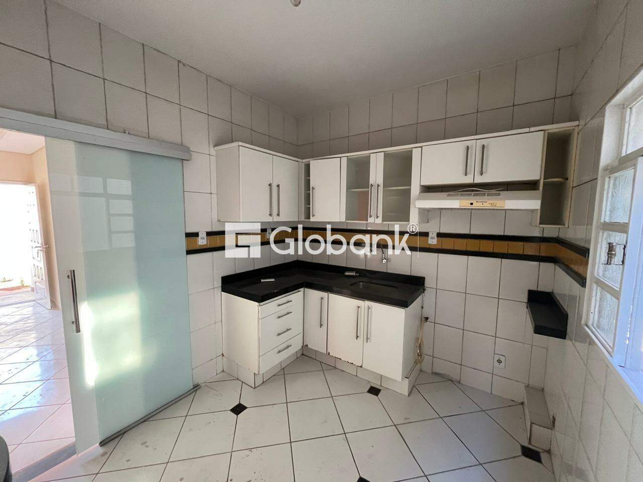Casa 3 quartos para aluguel Vila Guilhermina 120m² Montes Claros MG: