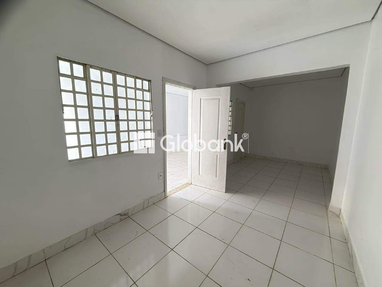 Ponto comercial para aluguel Centro 70m² Montes Claros MG: 