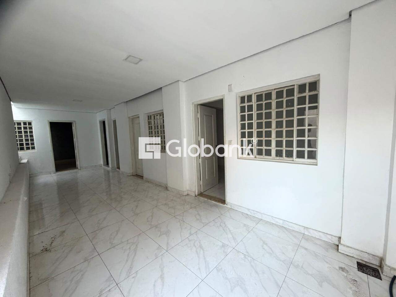 Ponto comercial para aluguel Centro 70m² Montes Claros MG: 