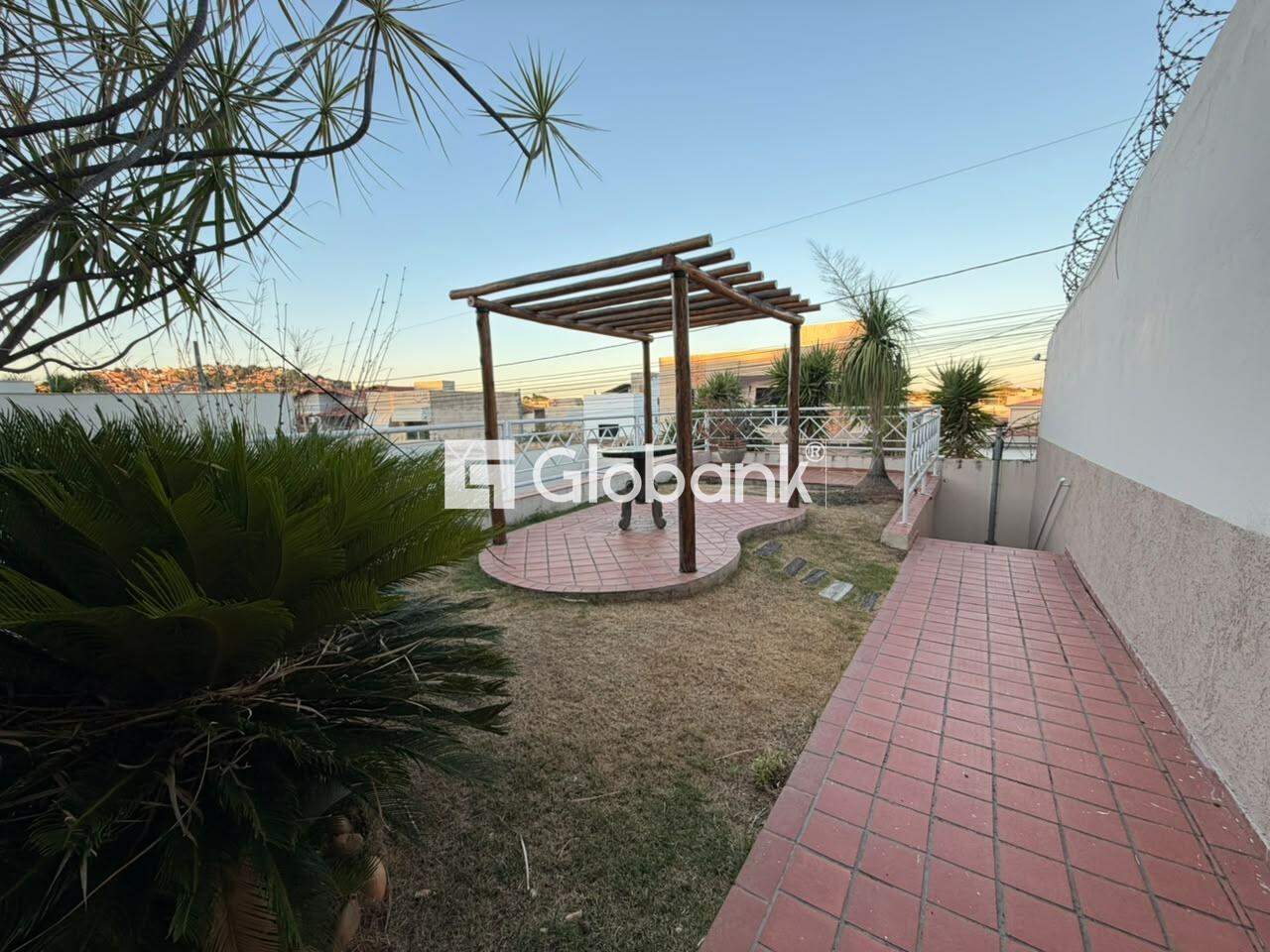 Casa 4 quartos para aluguel Barcelona Park 160m² Montes Claros MG: