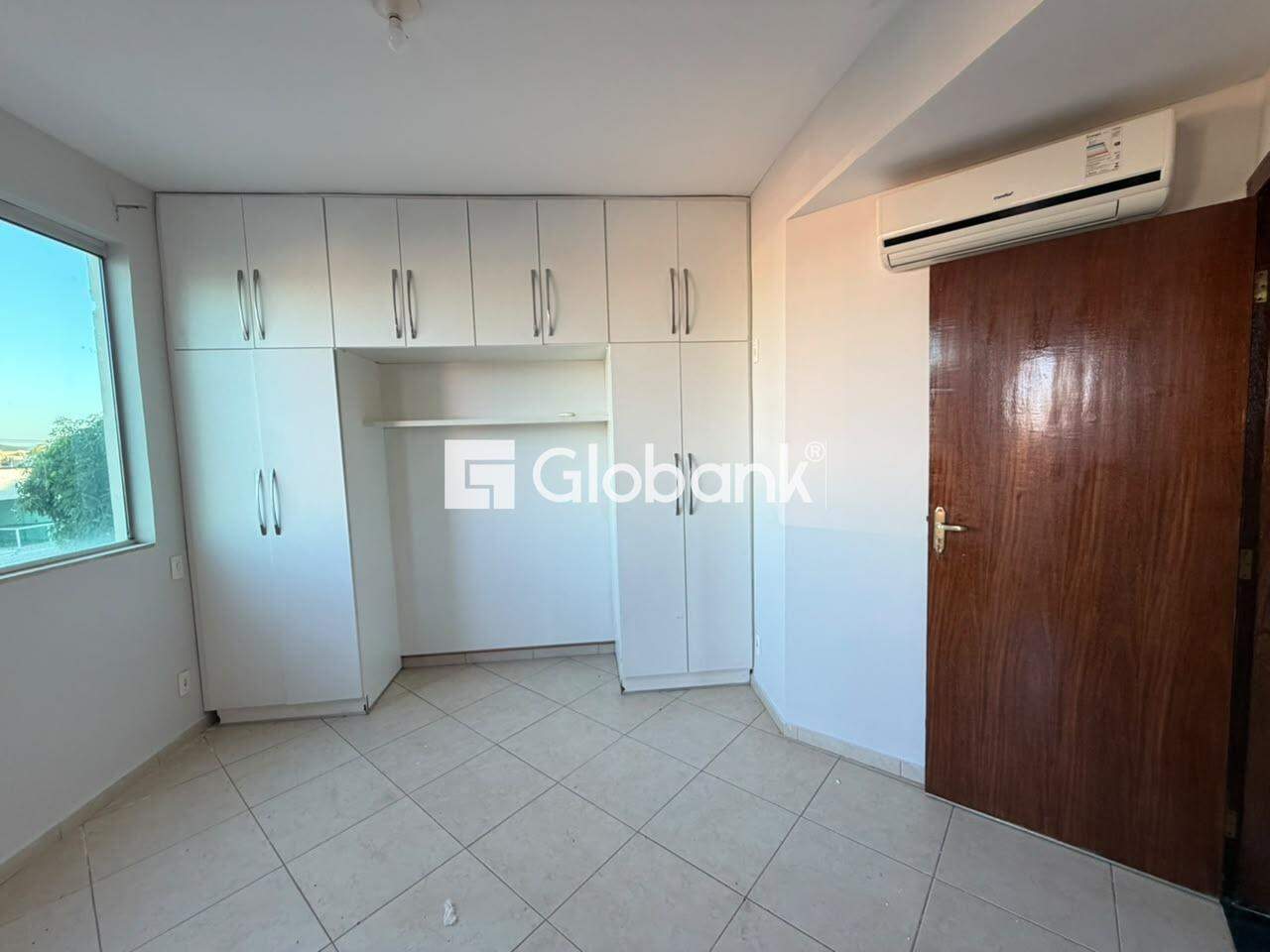 Casa 4 quartos para aluguel Barcelona Park 160m² Montes Claros MG: